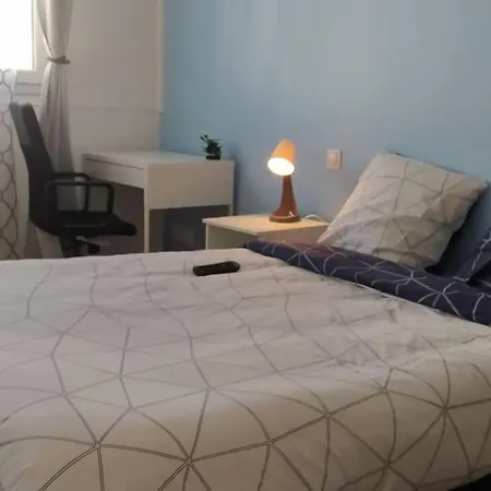 Parisian Cosy Flat With Balcony